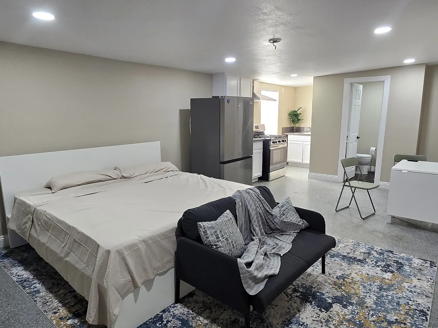 Beech Ave, Fontana — Photo 3