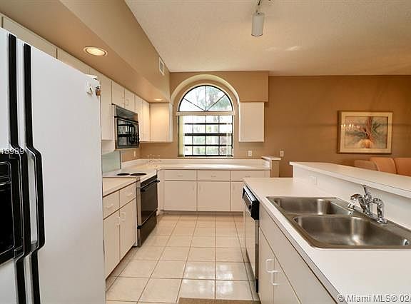 3rd image of 8025 Aberdeen Dr APT 101