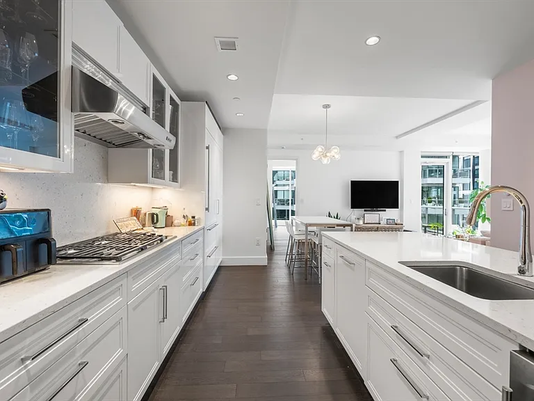 22 Liberty Dr #9G — Photo 10