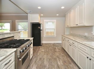 204 W Walnut Ave, Monrovia, CA 91016