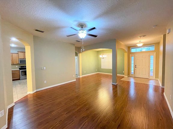 2nd image of 1877 Lorenzo Ln