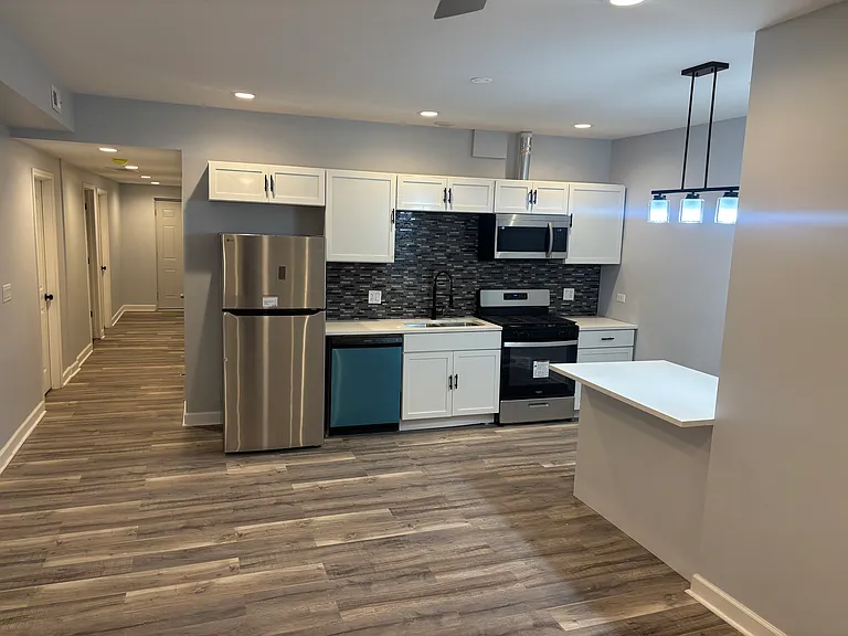 6148 S Saint Lawrence Ave — Photo 11