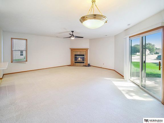 3rd image of 506 Lakeside Dr