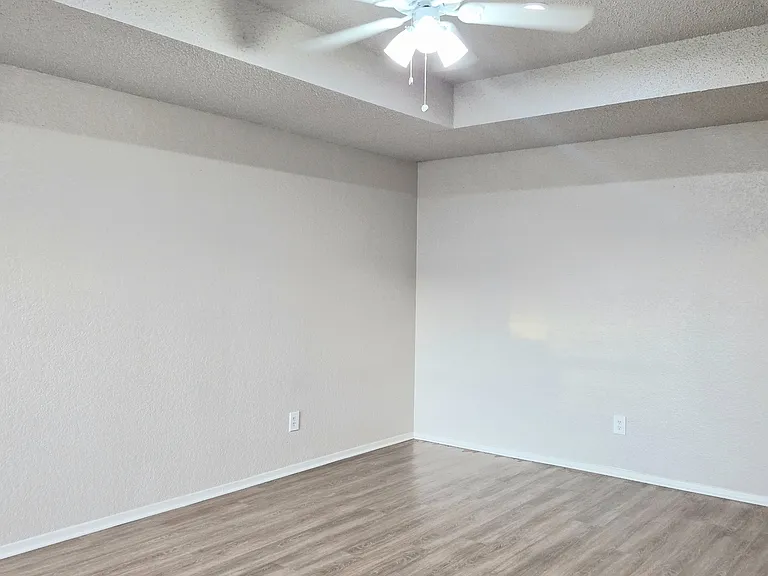 1701 San Rafael St — Photo 14
