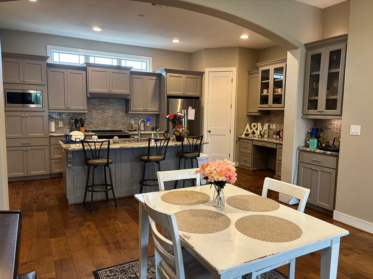 4 bed, 2280 sqft, $3,500 — Photo 4