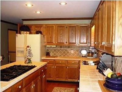 3rd image of 5104 Graystone Ln