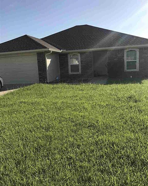 1st image of 3012 Cricket Dr