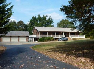 200 W Harper Ridge Dr, Seneca, SC 29678