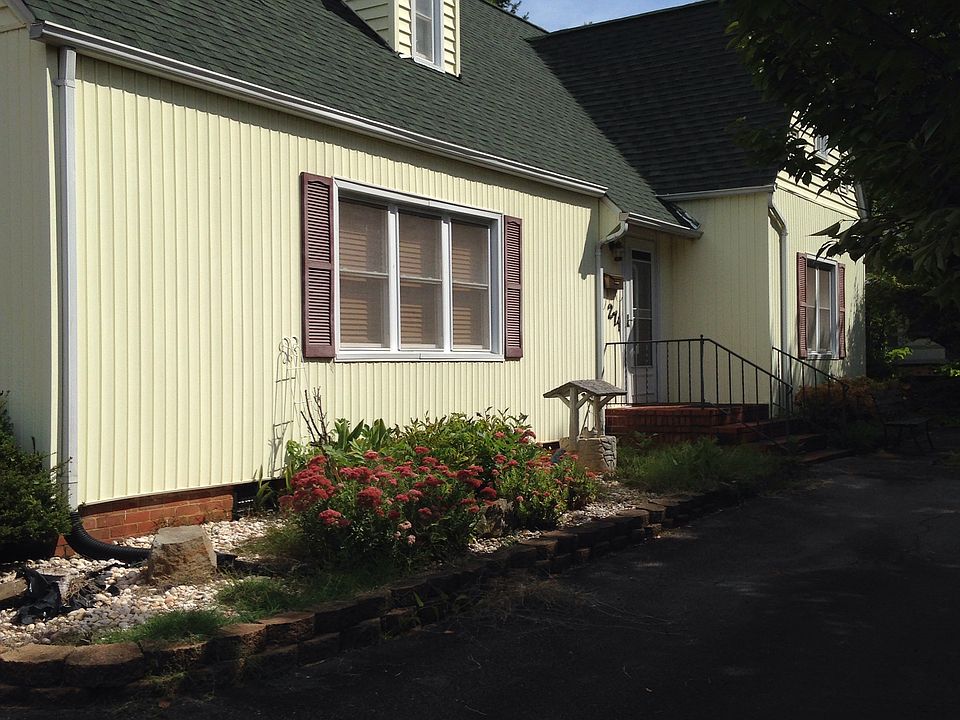 1st image of 271 Arlington St