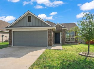 2703 Redcap St, Bryan, TX 77803