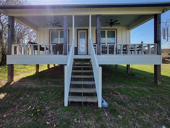 3rd image of 214 Lucy Belle Dr
