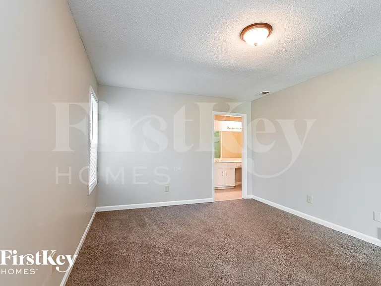 4399 Winterpark Dr — Photo 8