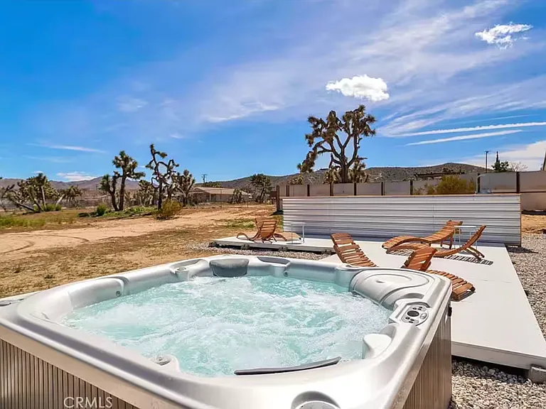 7445 Joshua View Dr — Photo 24