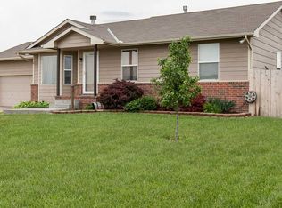 1903 W Country Lakes St, Haysville, KS 67060