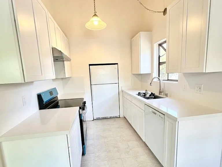 9 Jade Ct — Photo 8