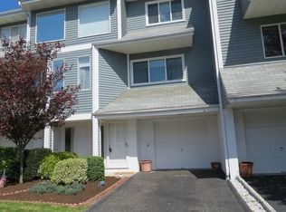 10 Wyman St N, Rye Brook, NY 10573