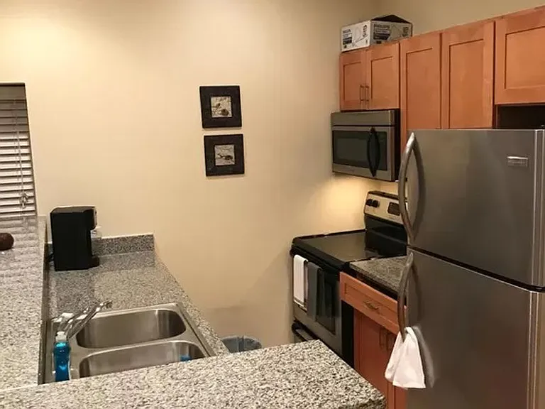 Historical 1 Bedroom Spacious Units! — Photo 11