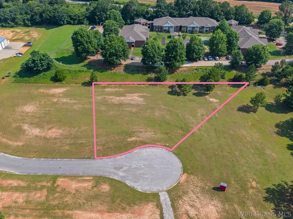 9 Maverick Way, Enterprise, AL 36330