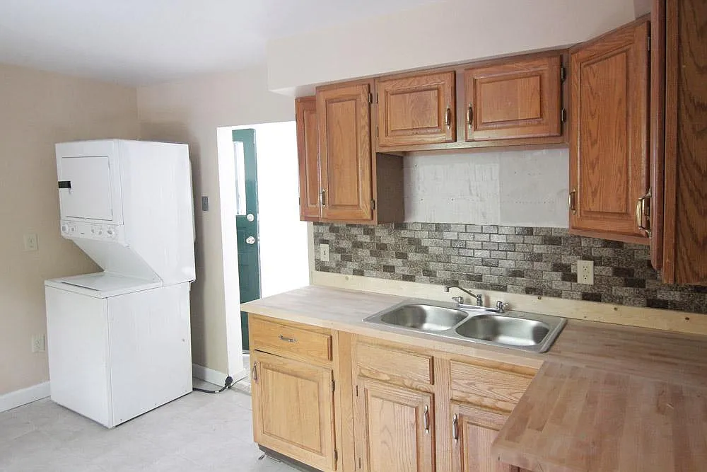 1 bed, 787 sqft, $1,300 — Photo 2