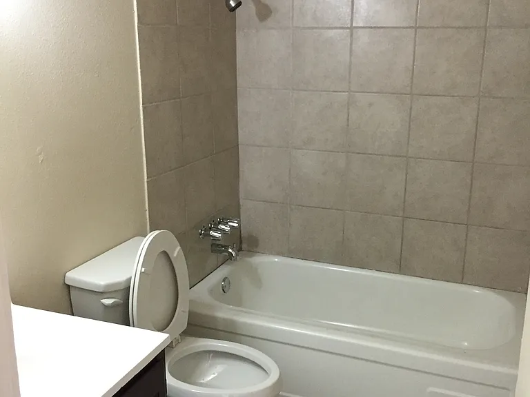 1112 N Jones Blvd #D — Photo 5