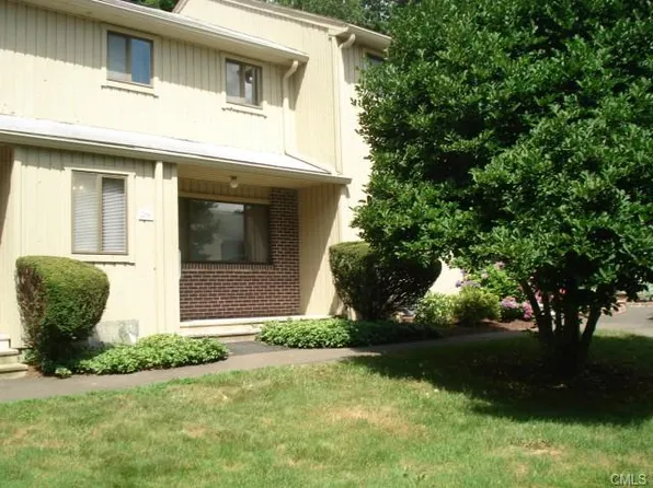 208 Shagbark Dr, Derby, CT 06418