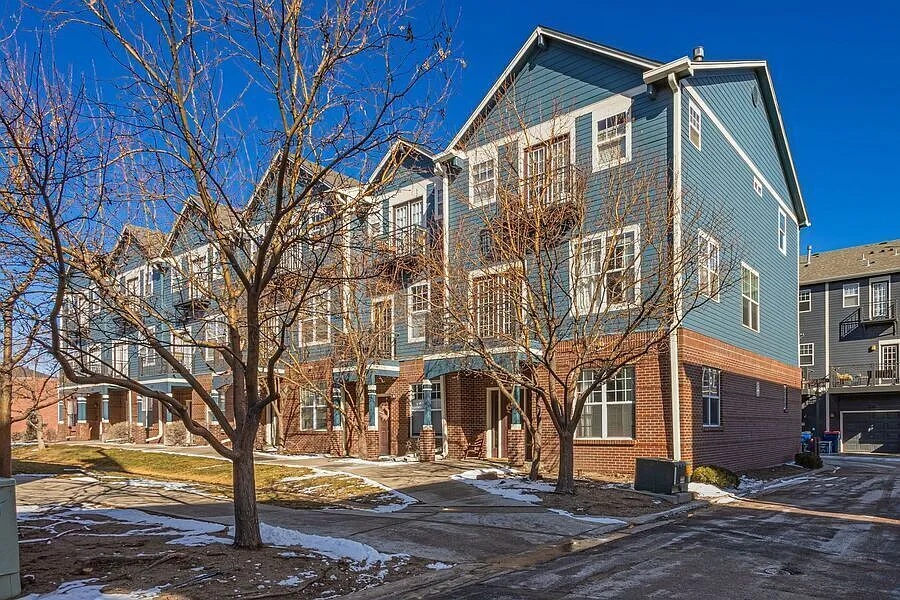 Corner-Unit Luxury W/ Private Balconies In The Heart Of Downtown Colorado Springs — Photo 3