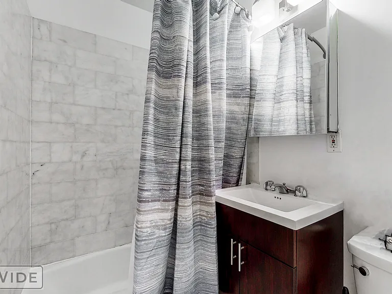 415 E 78th St #2D — Photo 5