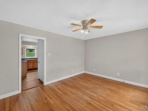 3rd image of 45 Barton Pl