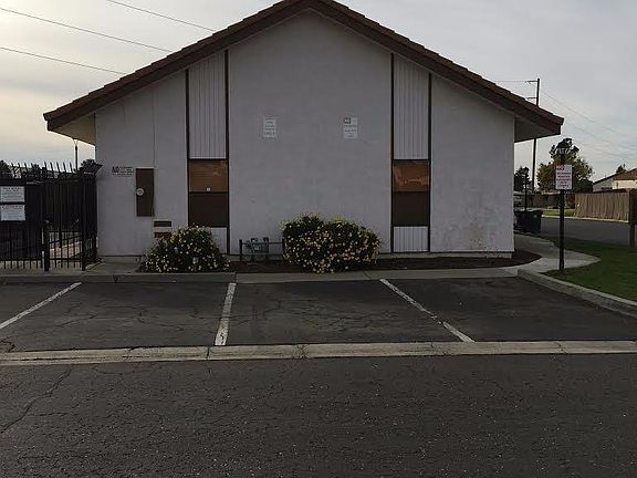 5th image of 2132 N Garden Dr