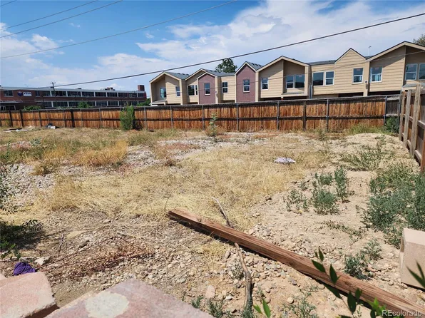 1392 Akron Street, Aurora, CO 80010