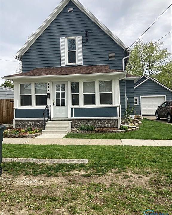 1st image of 717 E Lawrence St