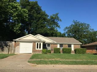 706 Maydelle Ln, Garland, TX 75042