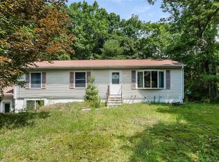 900 Maple Valley Rd, Coventry, RI 02816