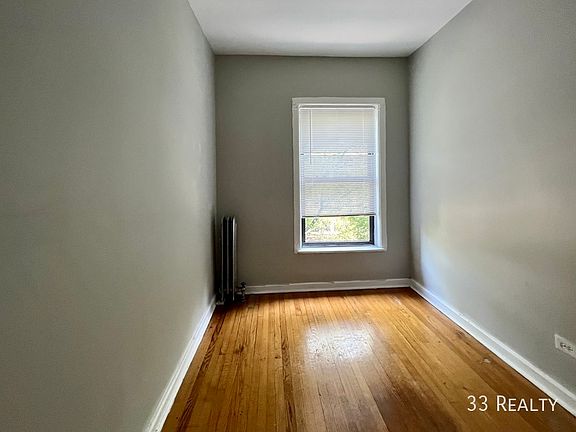 4th image of 5018-20 S Blackstone Ave #301