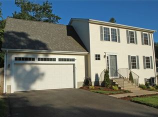 14 McKay Ct, Warwick, RI 02889