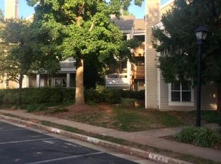 6005 Rosebud Ln APT 103, Centreville, VA 20121