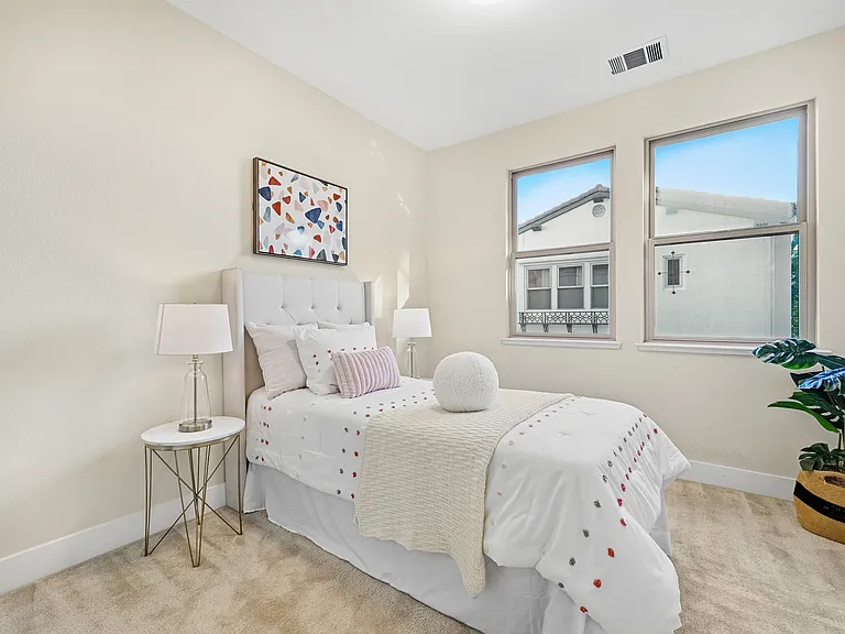 2065 San Luis Ave — Photo 25