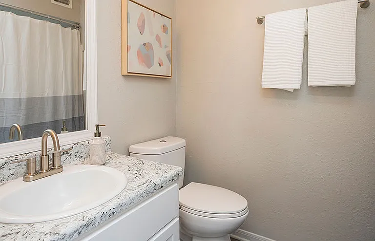 Residences at Glenview Reserve Apartment Homes — Photo 16