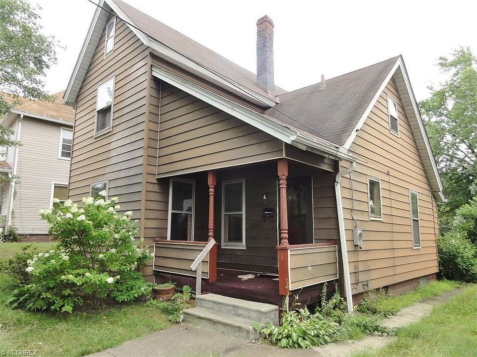 2nd image of 1946 4th St SE