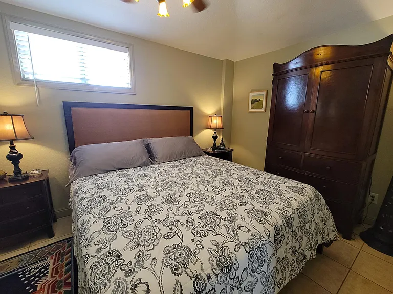 555 Matagual Dr — Photo 4