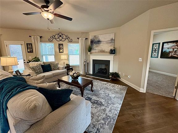 5th image of 1007 Lakeview Oaks Ct