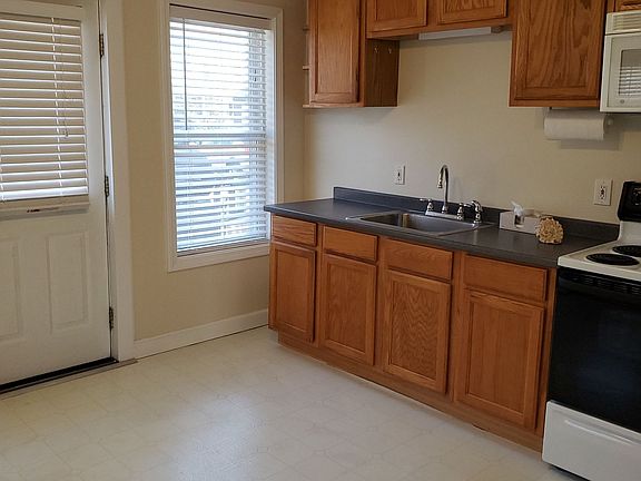 5th image of 106 School Park Unit 106