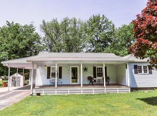 1113 Mayflower Rd, Kingston, TN 37763