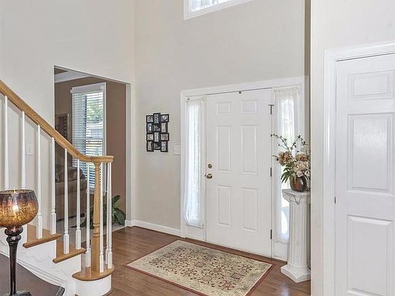 4th image of 11414 Woodview Dr