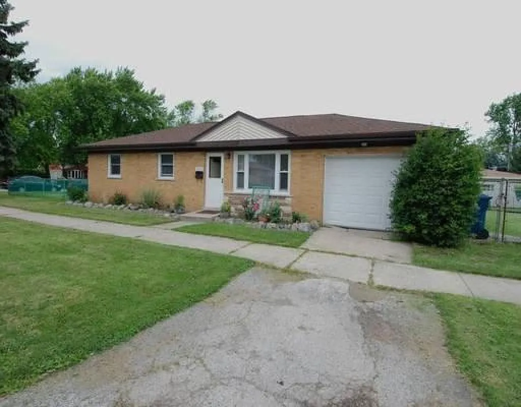 10659 Moody Ave photo 1