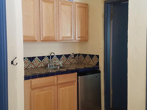 3rd image of 901 Sierra Pl SE