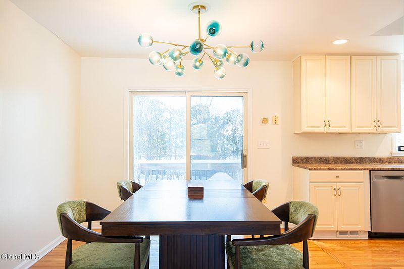 5th image of 8 Sherbrook Drive