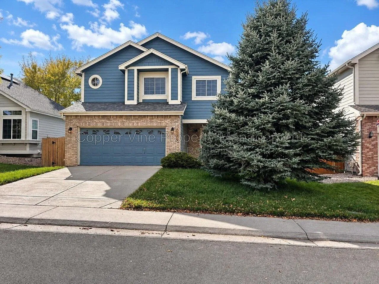 6 bed, 2.5 bath, 2890 sqft, $2,980 — Photo 2