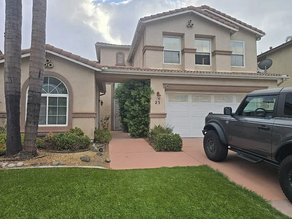 2 bed, 2742 sqft, $980 — Photo 1