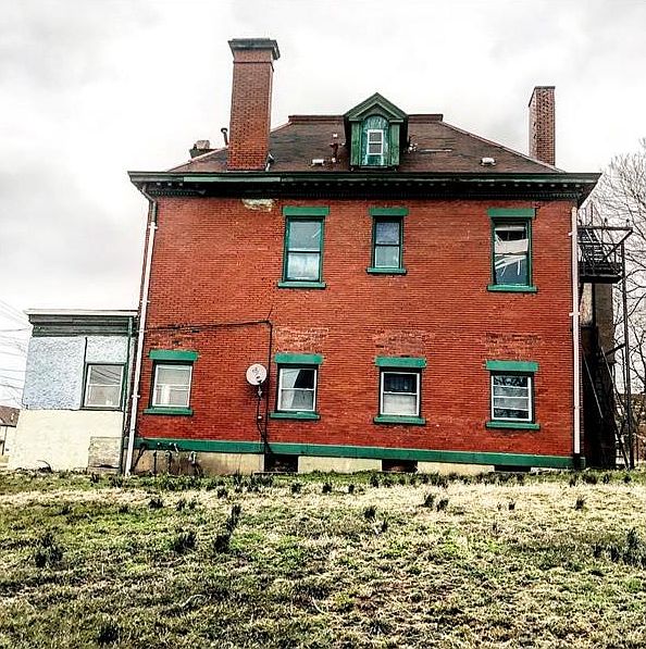 2nd image of 1819 Union Ave